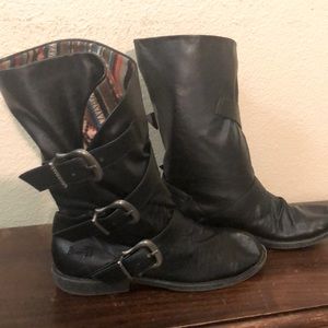 Blowfish Malibu sz 8 black buckled mid-ankle boot
